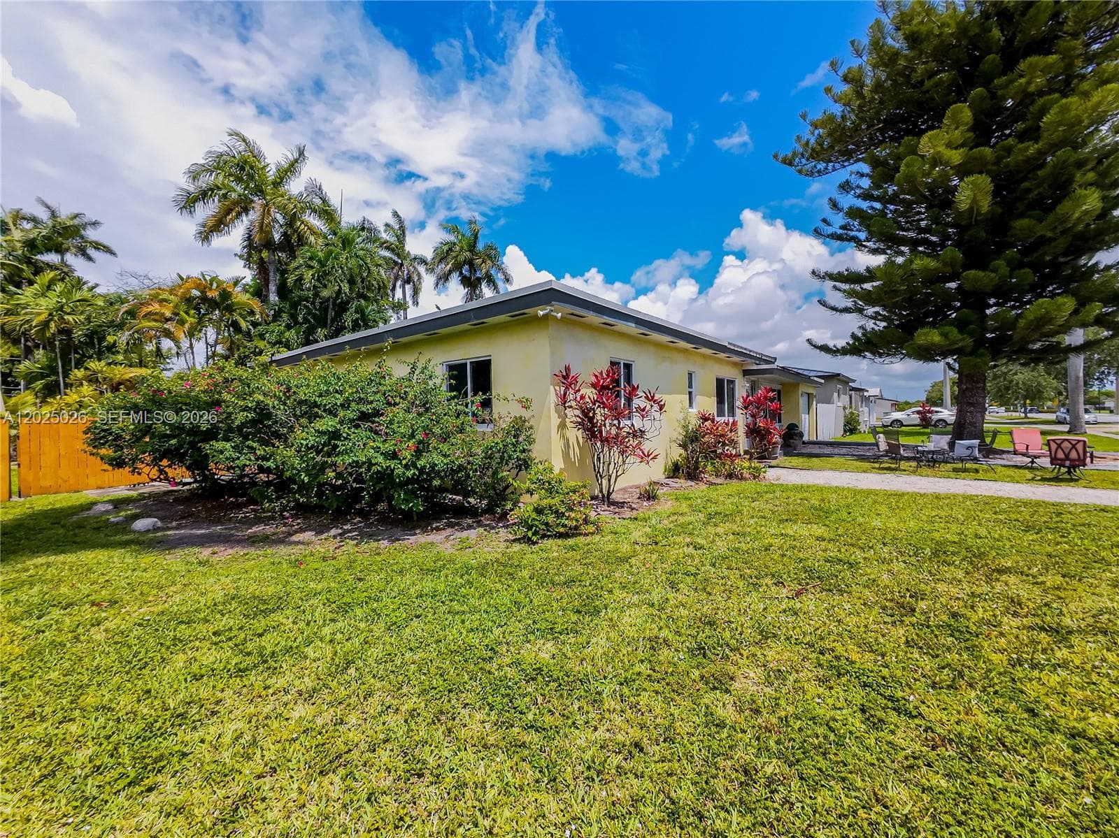 548 East Dr photo 15