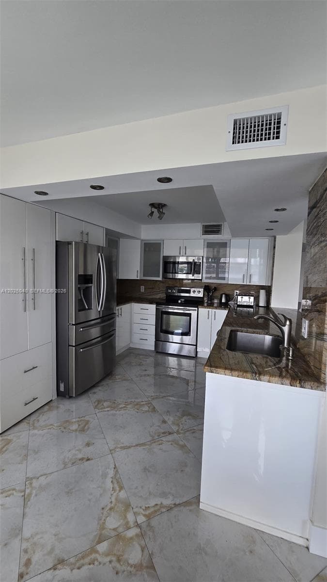 Reef East · #5D in North Miami Beach - Photo 14