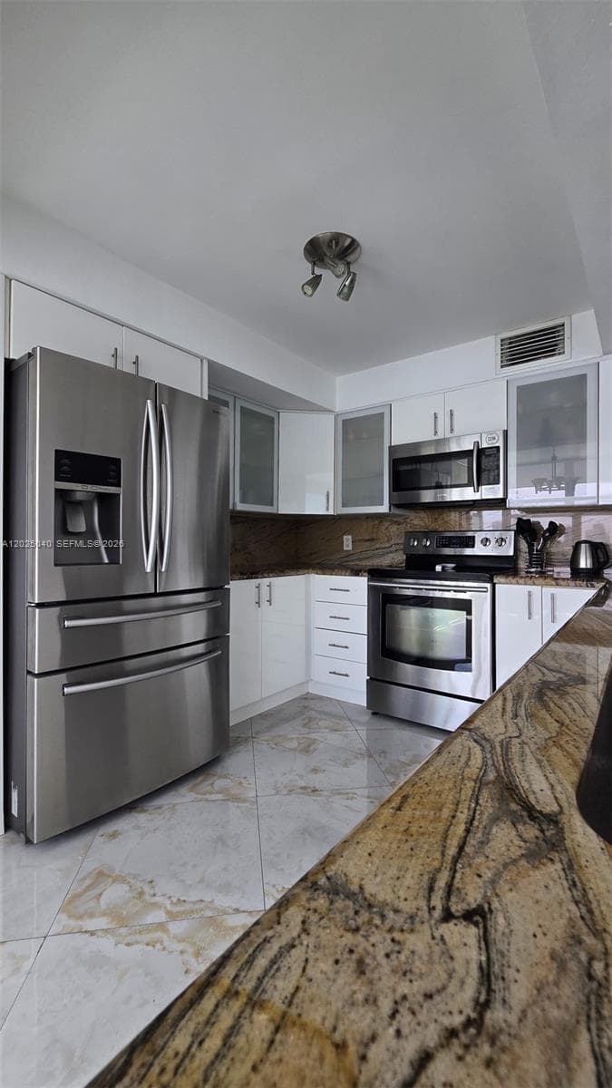 Reef East · #5D in North Miami Beach - Photo 15