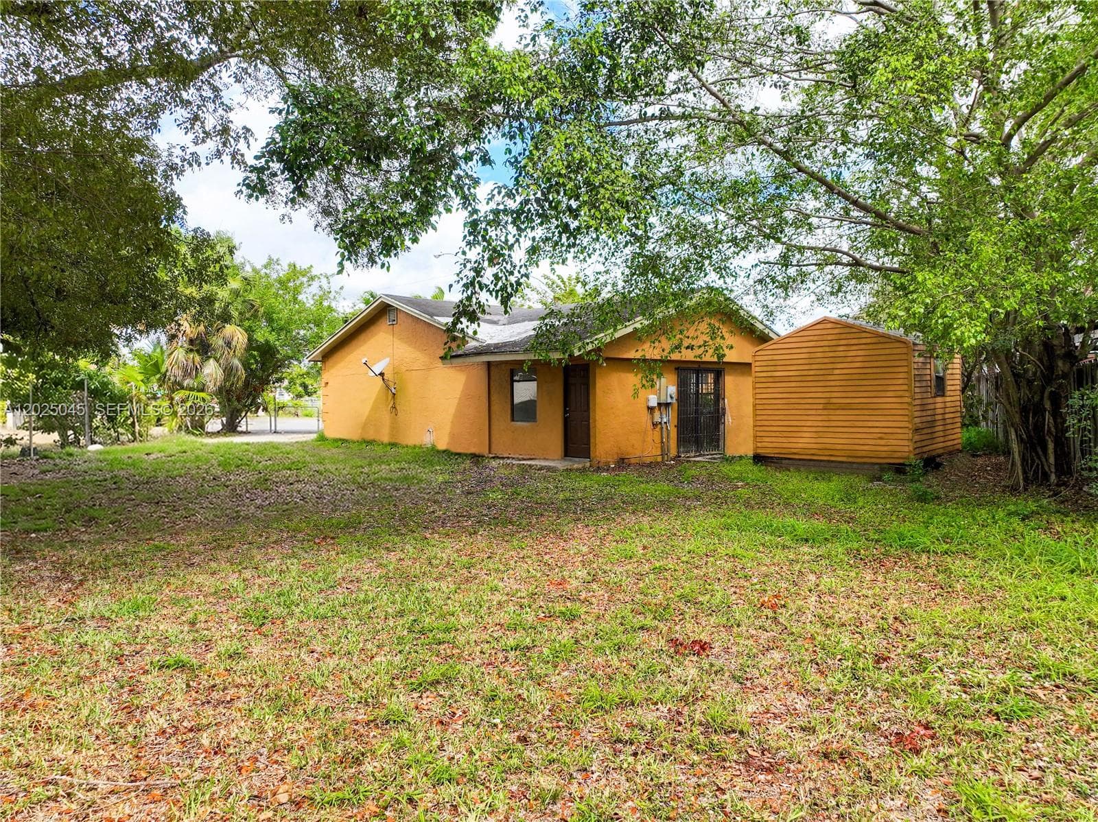1664 SW 2nd Ct photo 37