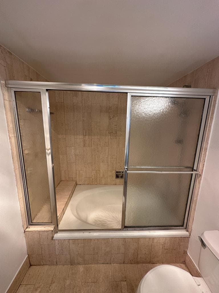 Master Bedroom Bathroom