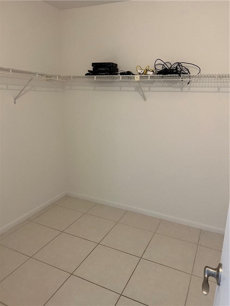 2nd bedroom walking closet