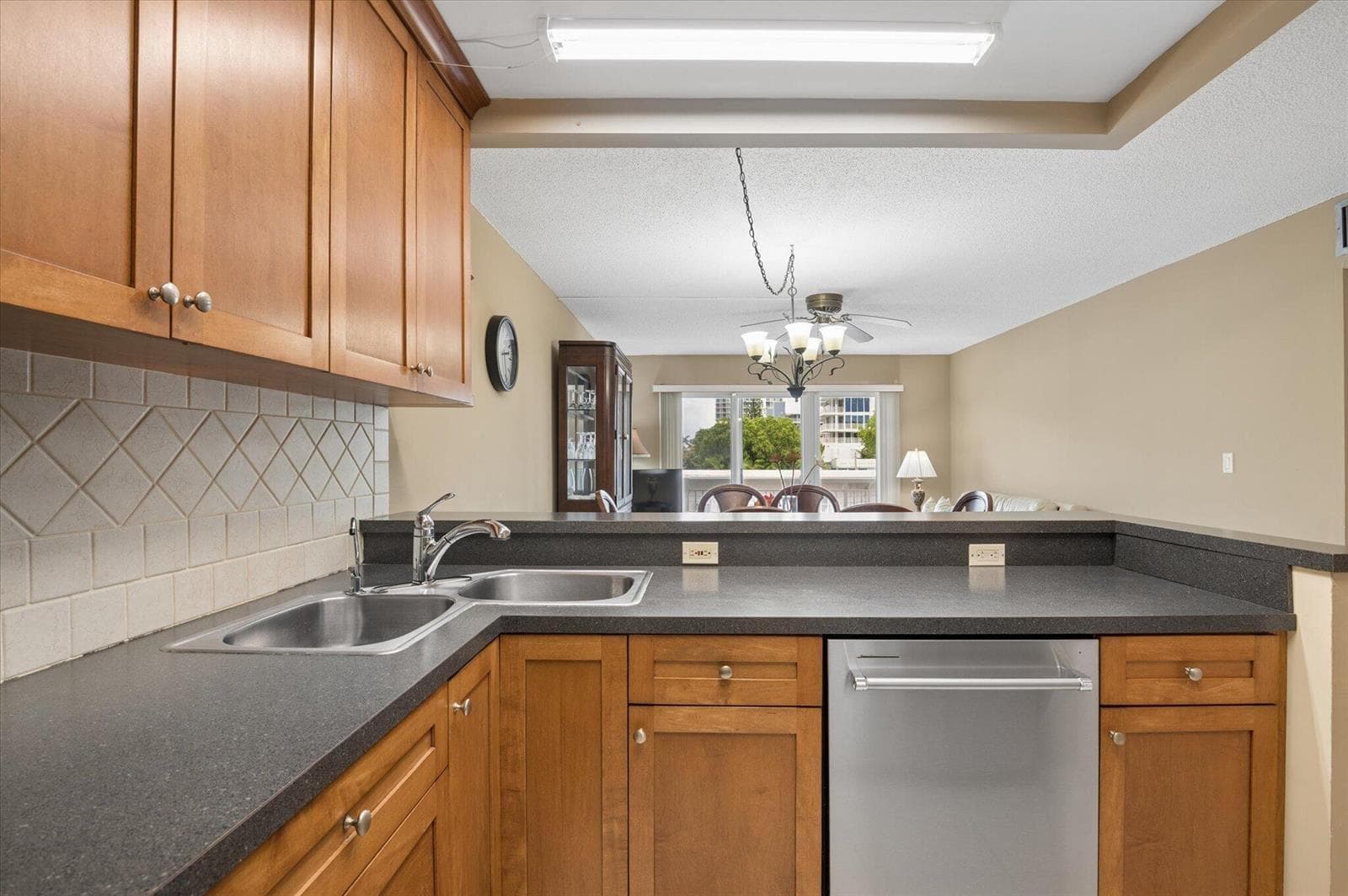 07-Carbonara-550 Bayshore Dr #314-7