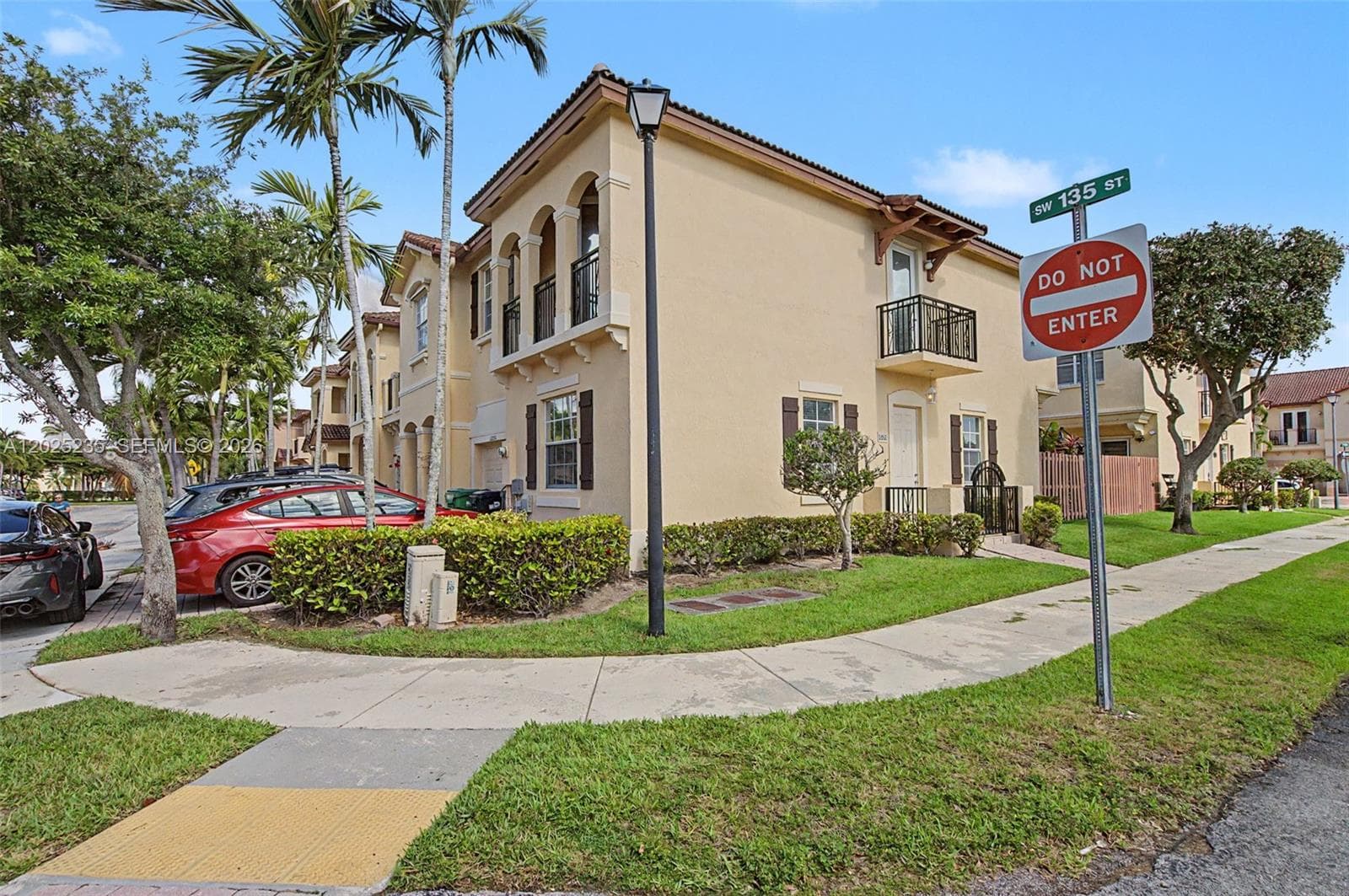 12853 SW 135th St photo 2
