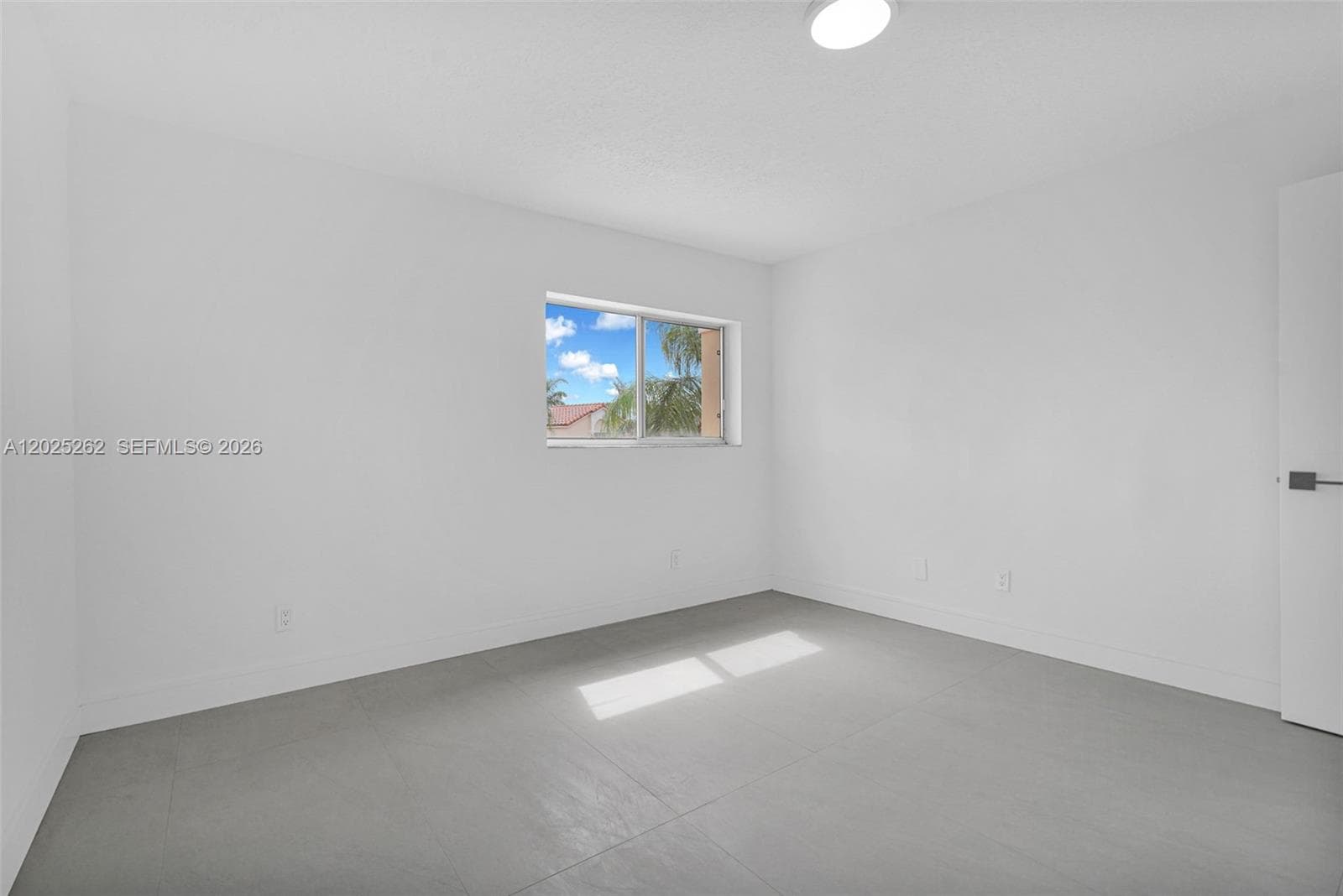1089 SE 6th Ave photo 68