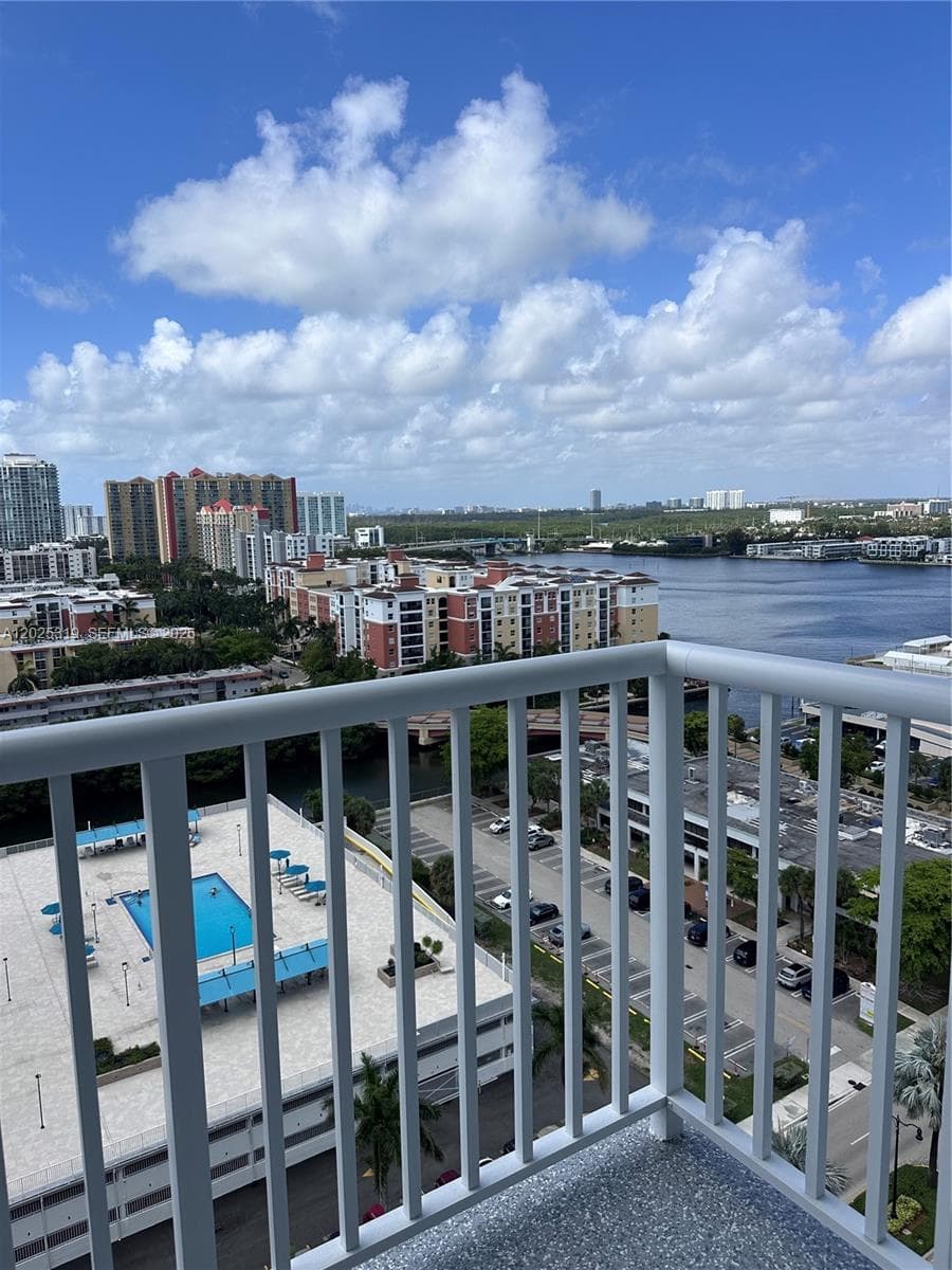 Winston Towers · #1905 in Sunny Isles Beach - Photo 7