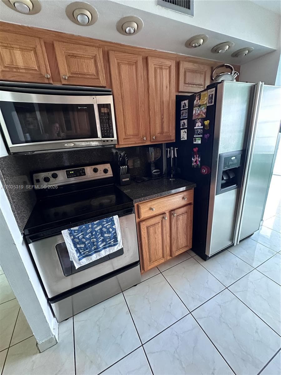 Winston Towers · #1905 in Sunny Isles Beach - Photo 3