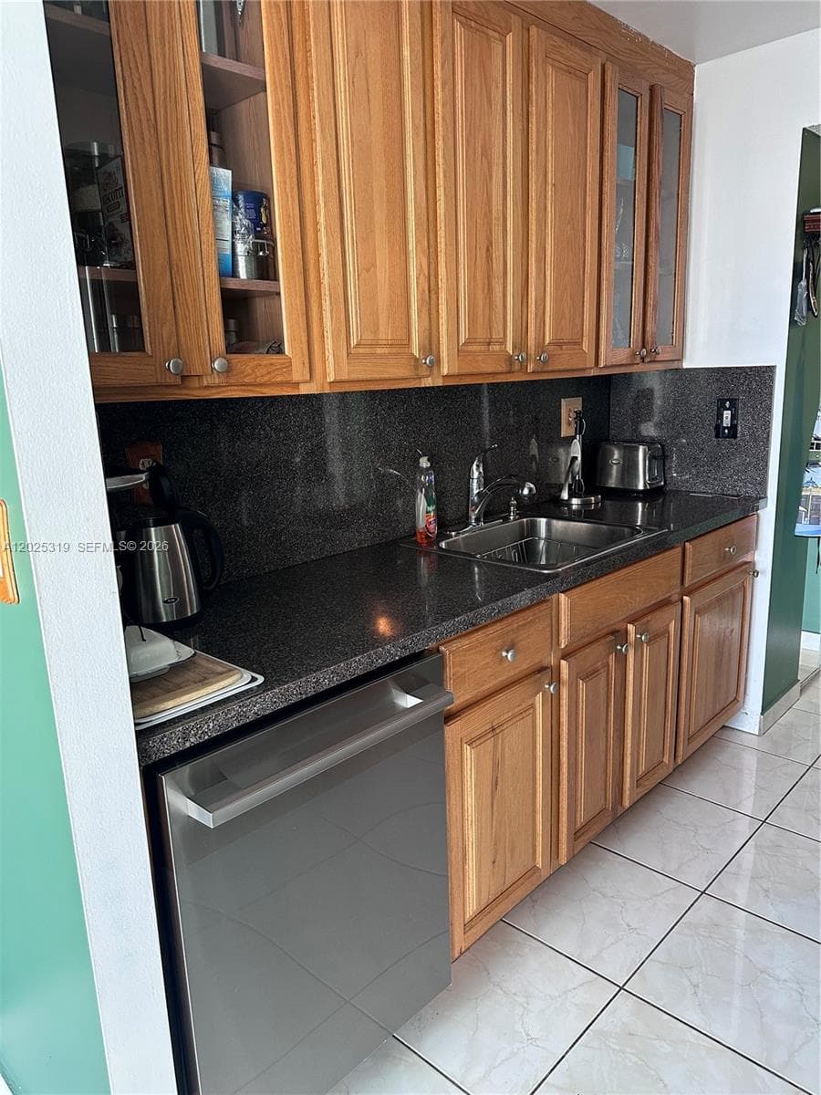Winston Towers · #1905 in Sunny Isles Beach - Photo 1