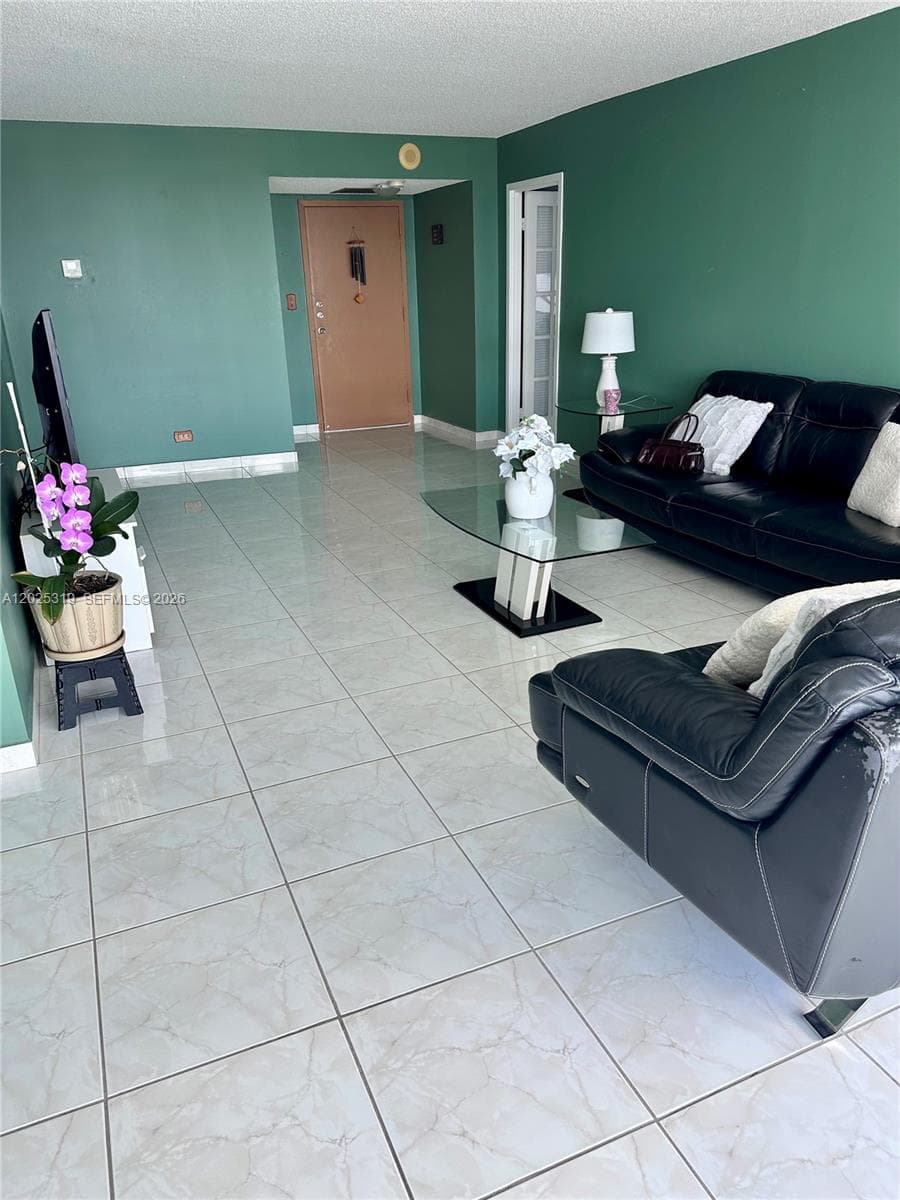 Winston Towers · #1905 in Sunny Isles Beach - Photo 5