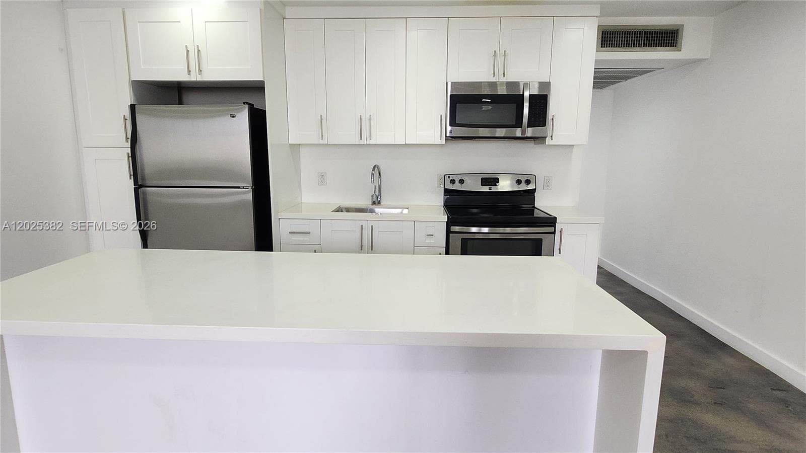 NO BAY WHITE HOUSE NO 4 C · #D304 in North Bay Village - Photo 3
