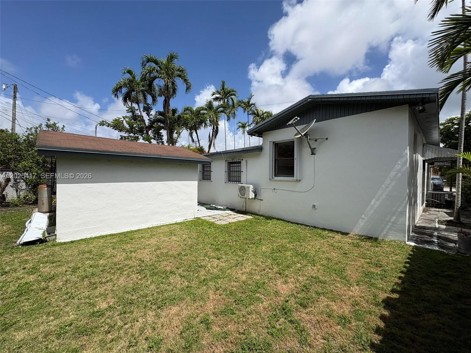 1680 SW 14th Ter photo 3