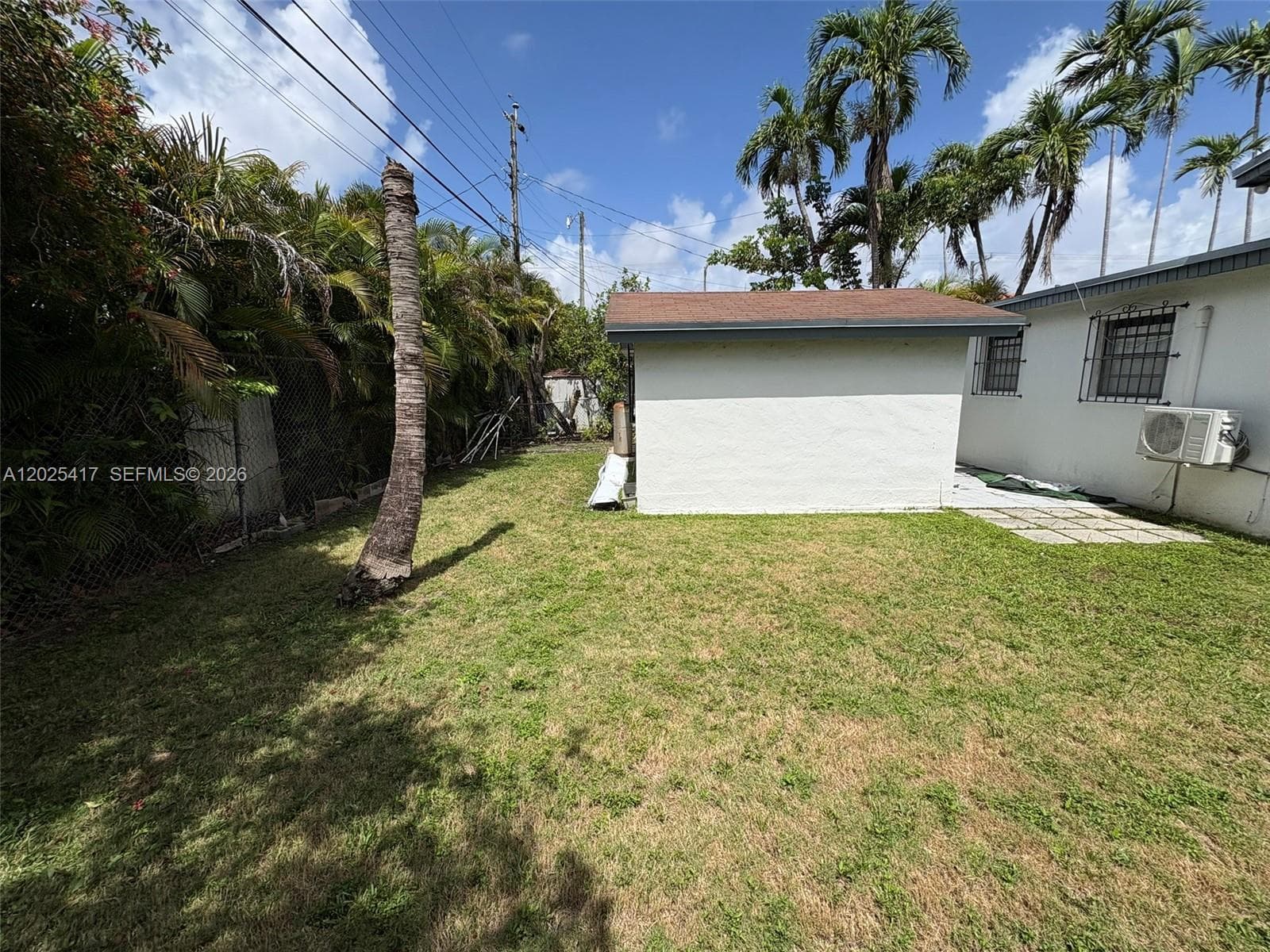 1680 SW 14th Ter photo 4
