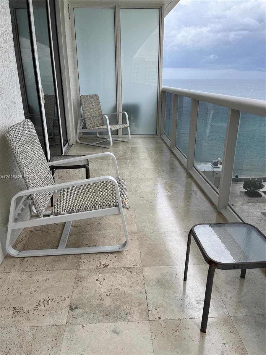 BEACH CLUB TWO · #1404 in Hallandale Beach - Photo 4