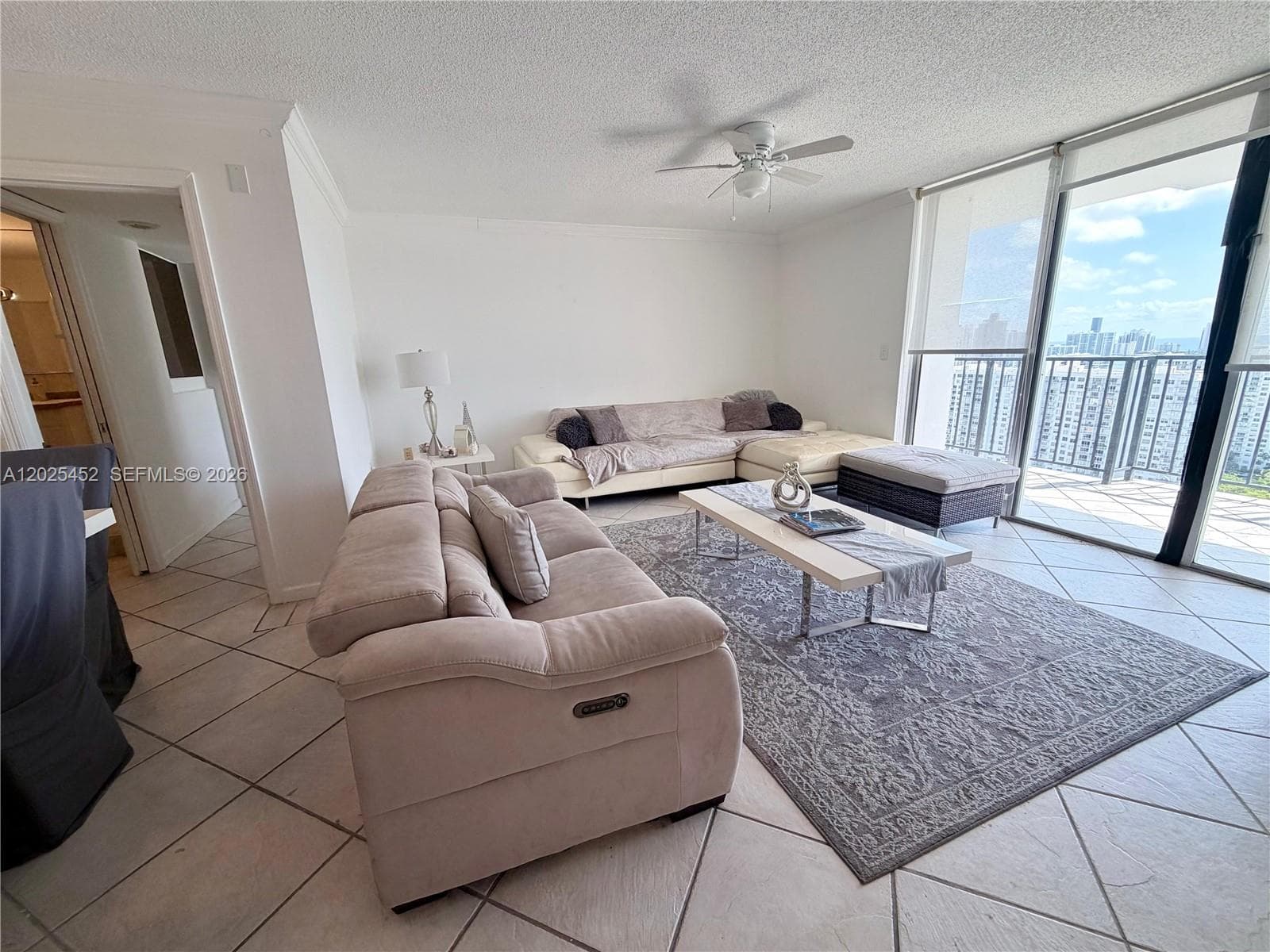 COMMODORE PLAZA CONDO · #PH10 in Aventura - Photo 2