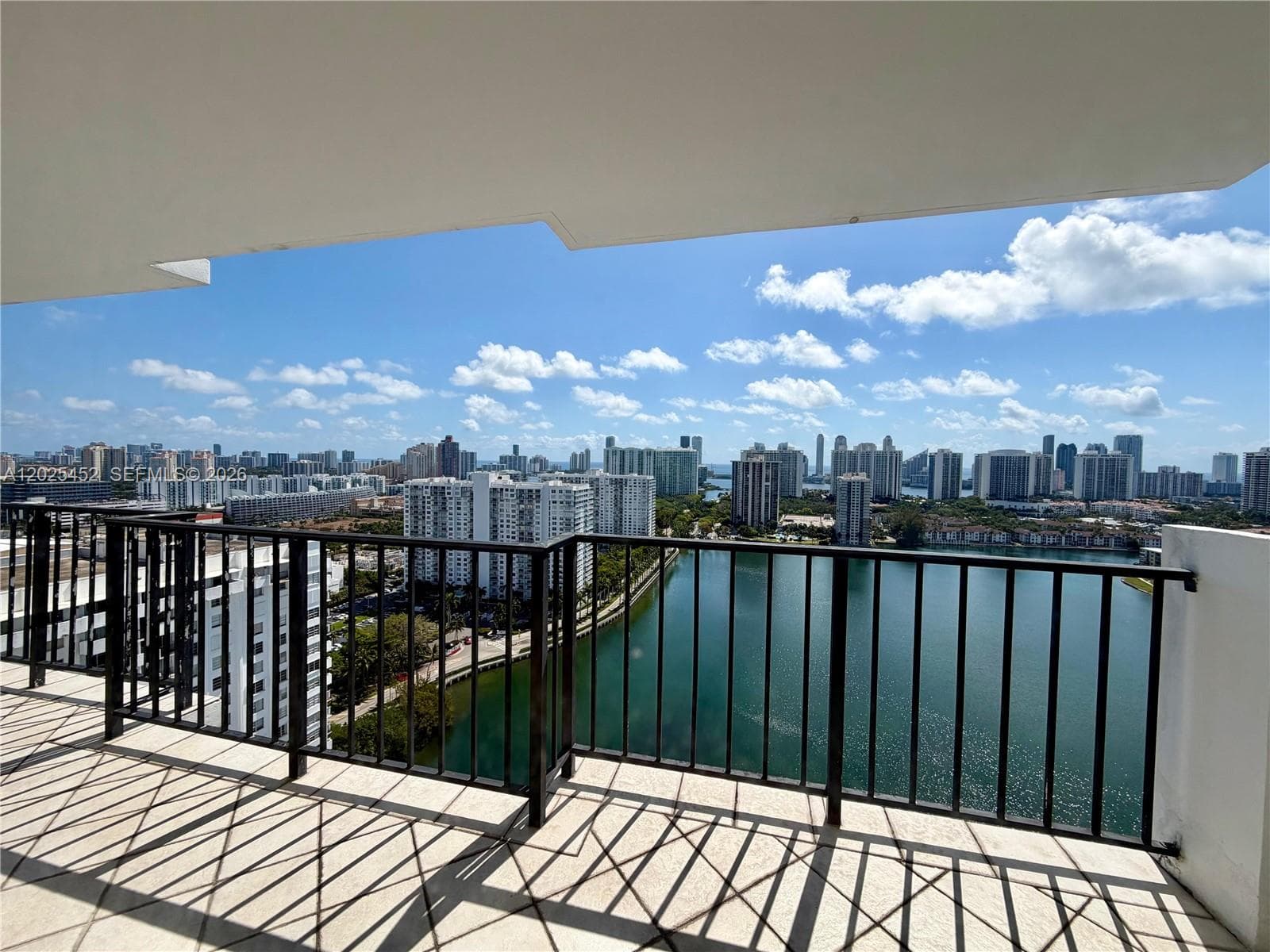 COMMODORE PLAZA CONDO · #PH10 in Aventura - Photo 17