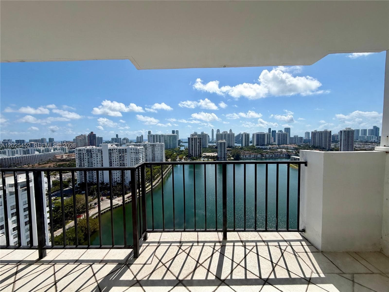 COMMODORE PLAZA CONDO · #PH10 in Aventura - Photo 18