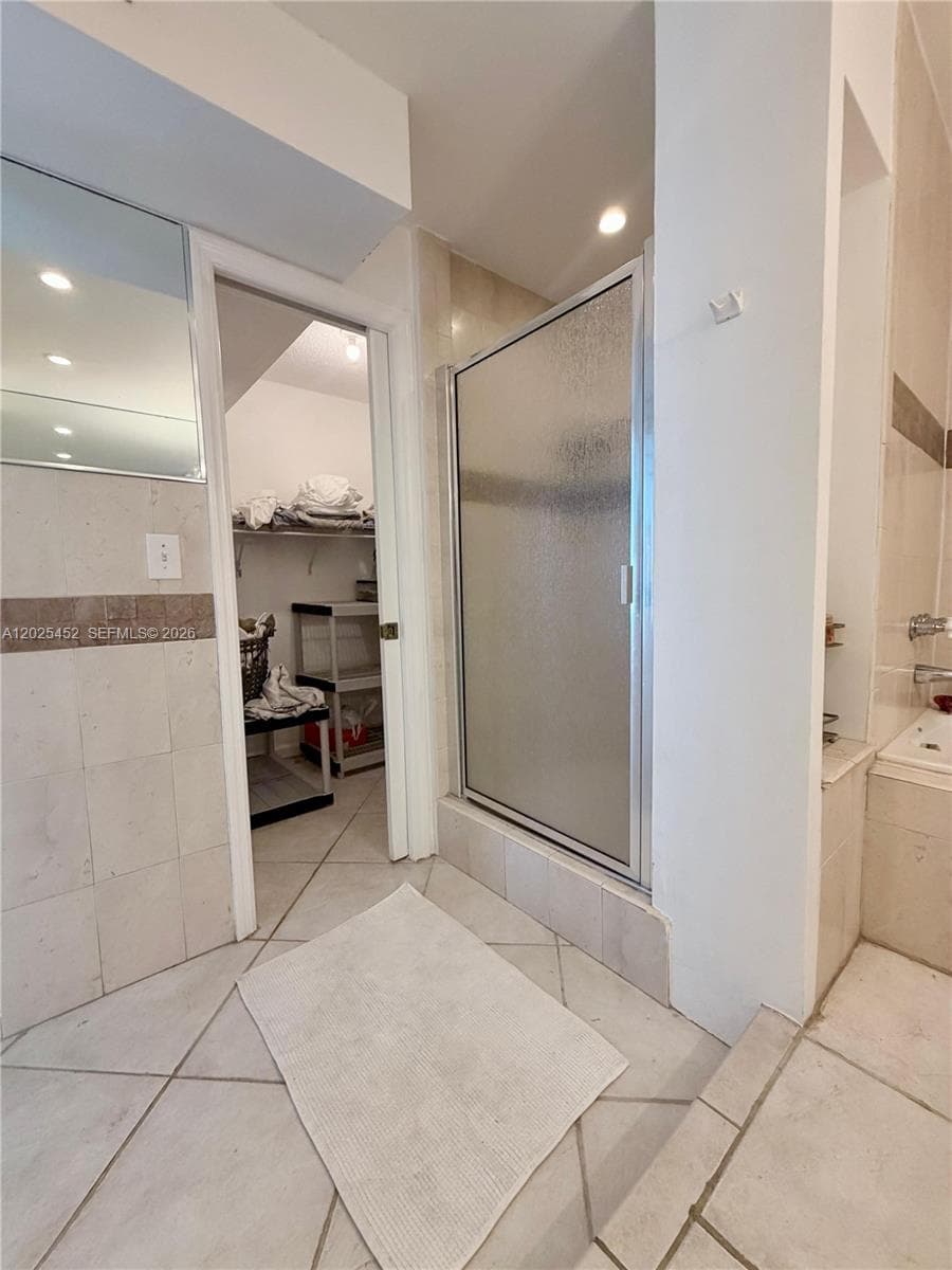 COMMODORE PLAZA CONDO · #PH10 in Aventura - Photo 15