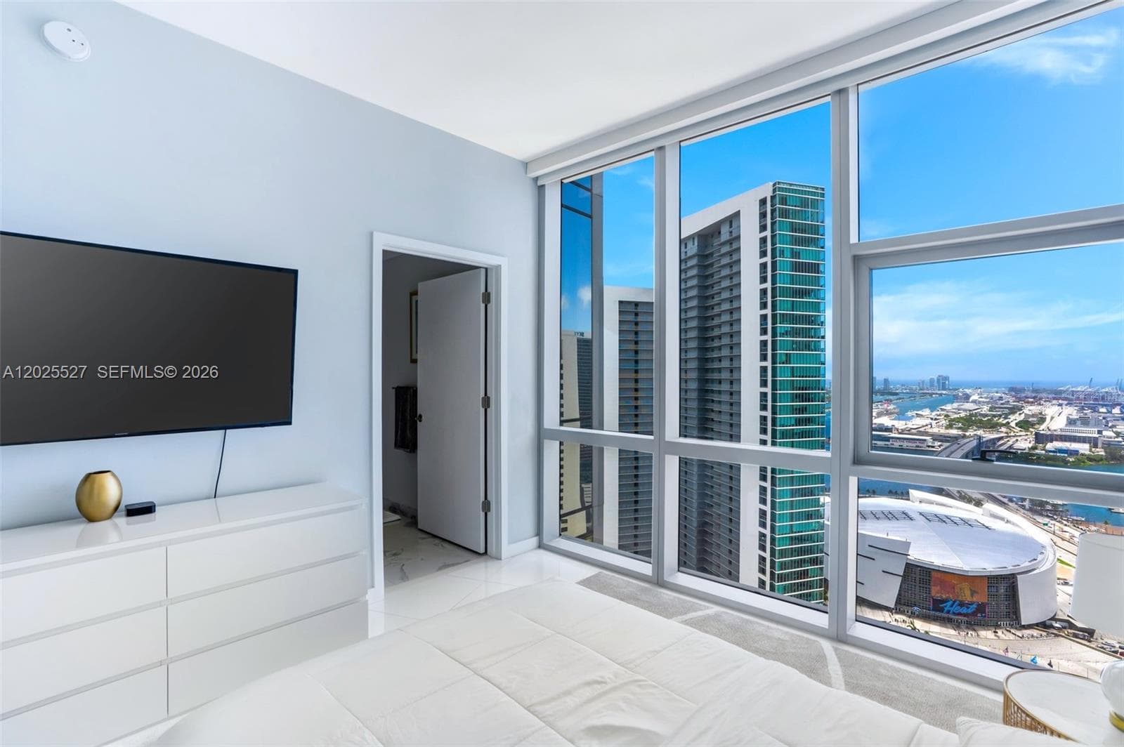 Paramount Miami Worldcenter · #3909 in Miami - Photo 21