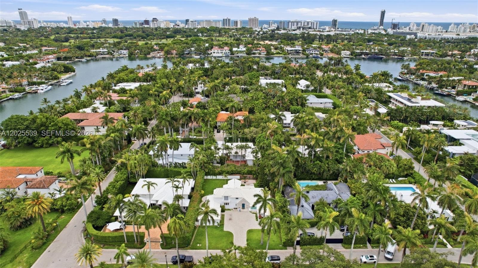 2535 Sunset Dr photo 3
