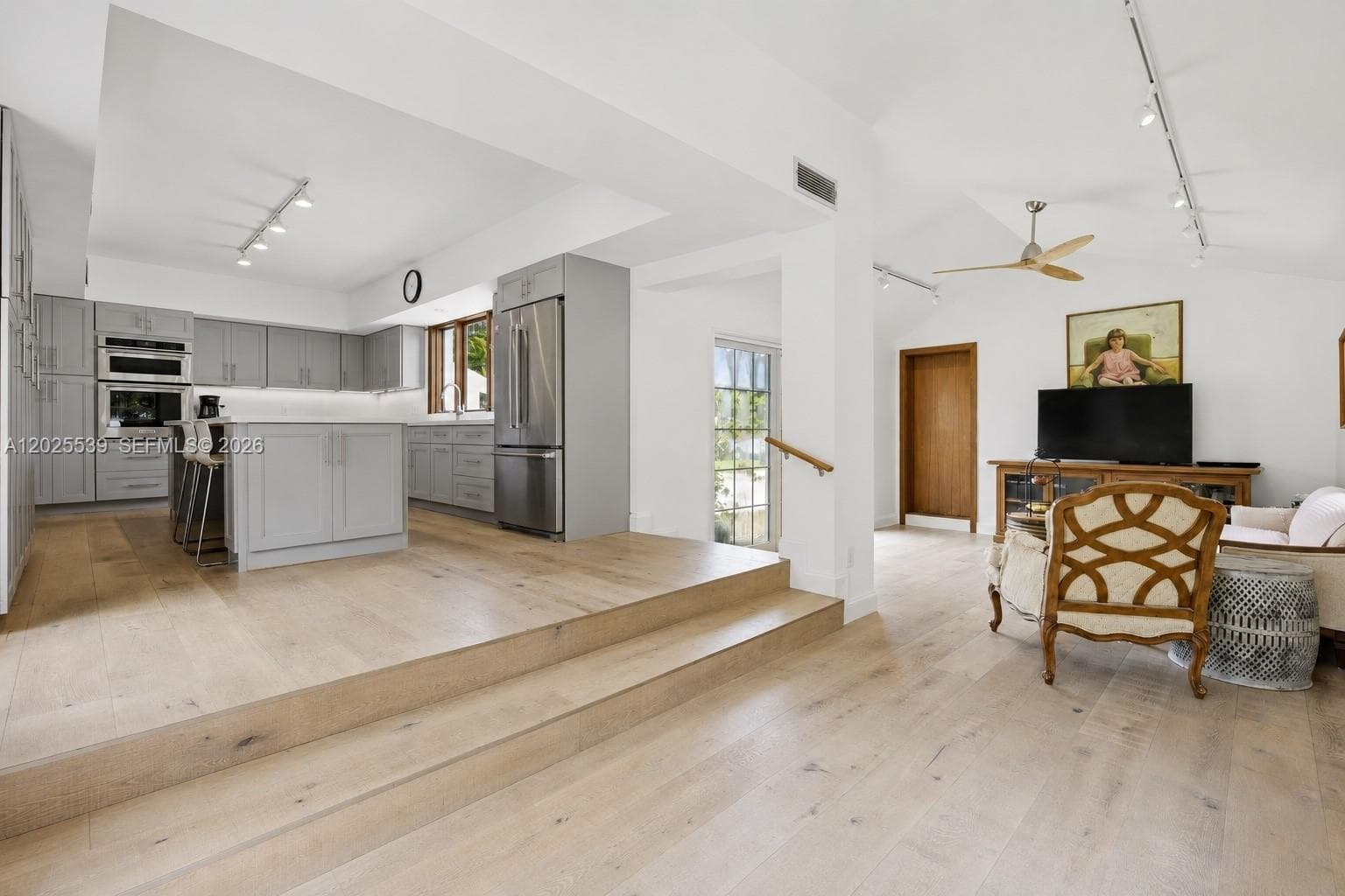 2535 Sunset Dr photo 10