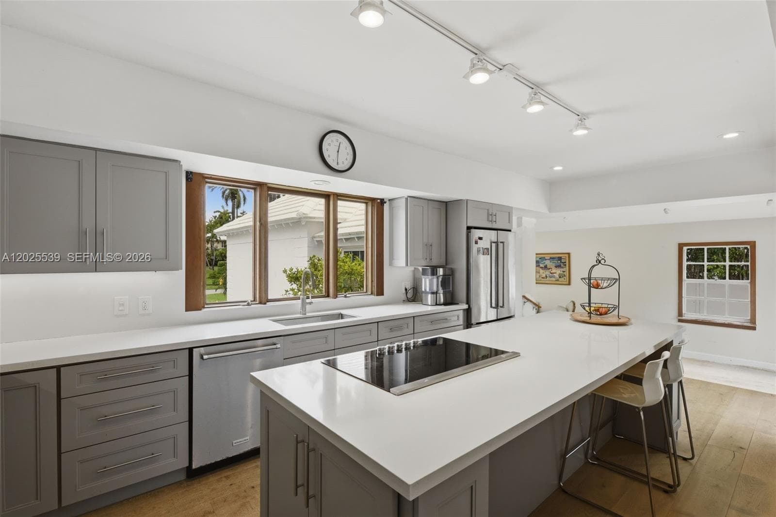 2535 Sunset Dr photo 8