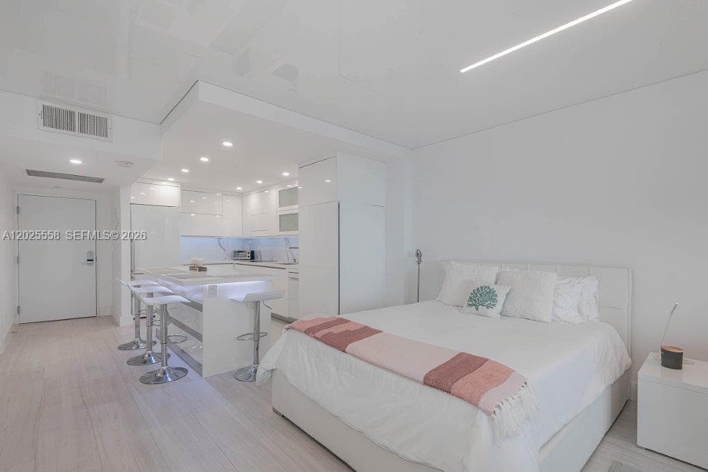 Roney Palace · #811 in Miami Beach - Photo 12