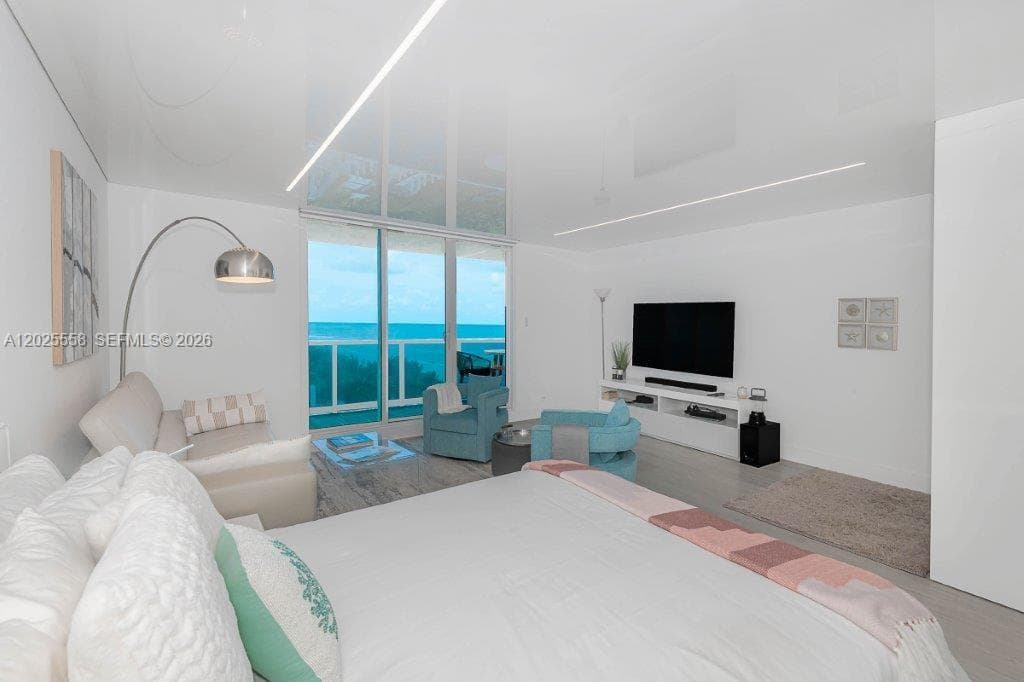 Roney Palace · #811 in Miami Beach - Photo 3