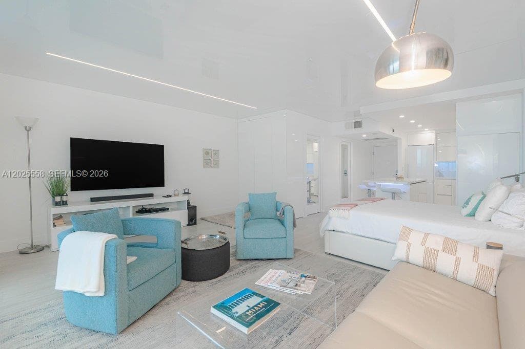 Roney Palace · #811 in Miami Beach - Photo 9