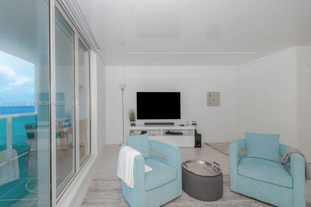 Roney Palace · #811 in Miami Beach - Photo 10