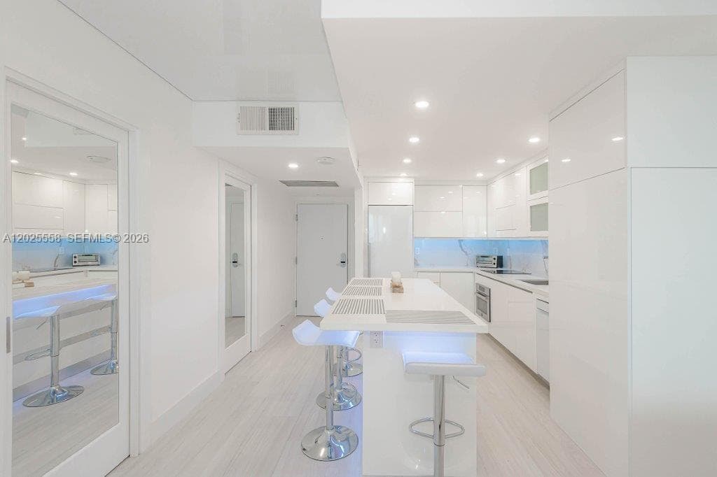 Roney Palace · #811 in Miami Beach - Photo 15