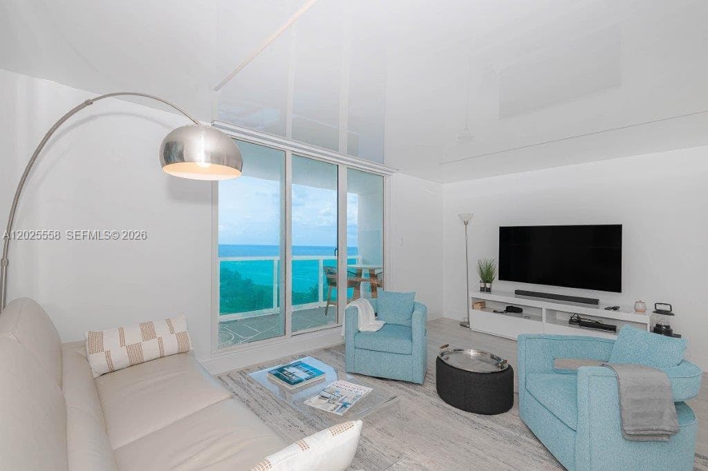 Roney Palace · #811 in Miami Beach - Photo 8