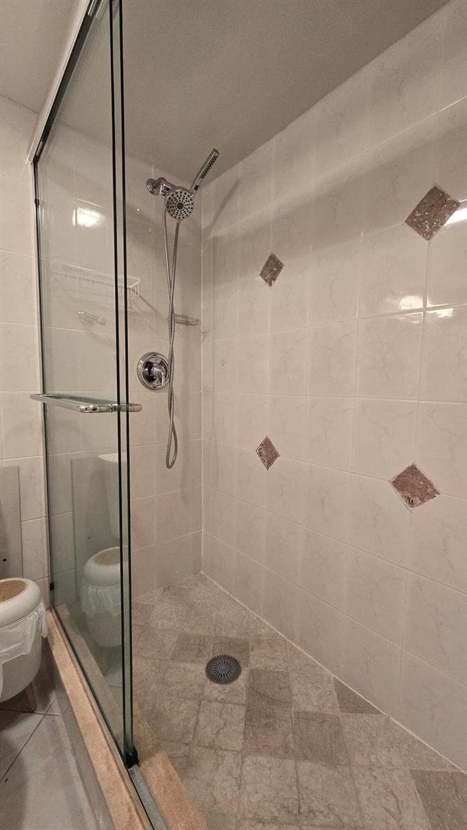 2nd Bath Shower
