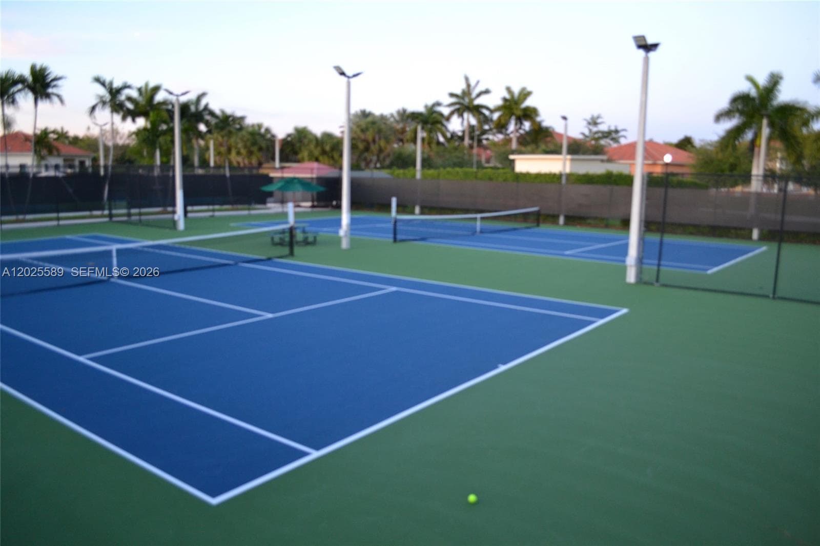 TENNIS COURTS WITH LIGHTS