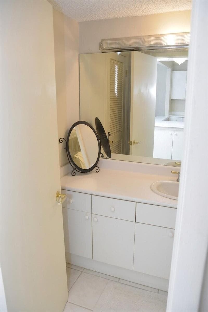 BATHROOM~2