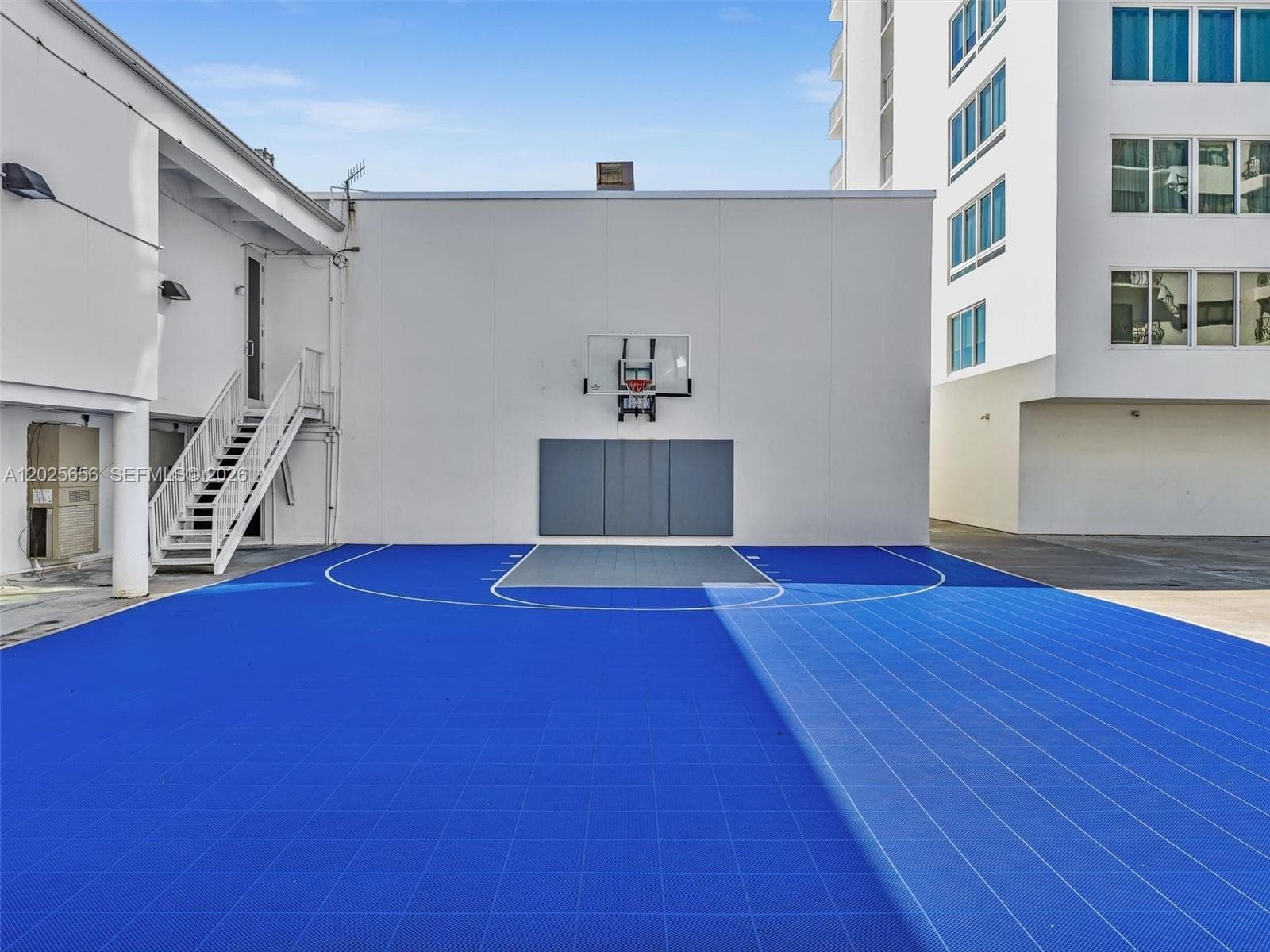 THE CARRIAGE HOUSE · #107 in Miami Beach - Photo 36