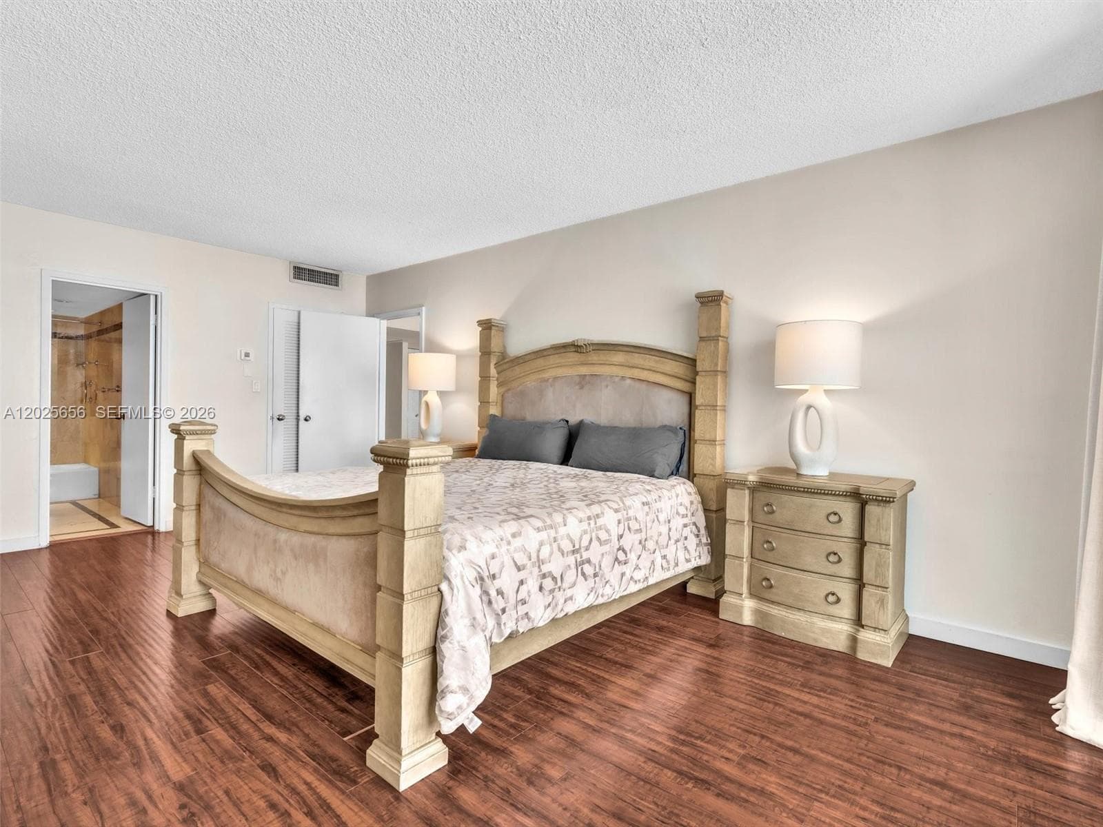 THE CARRIAGE HOUSE · #107 in Miami Beach - Photo 15