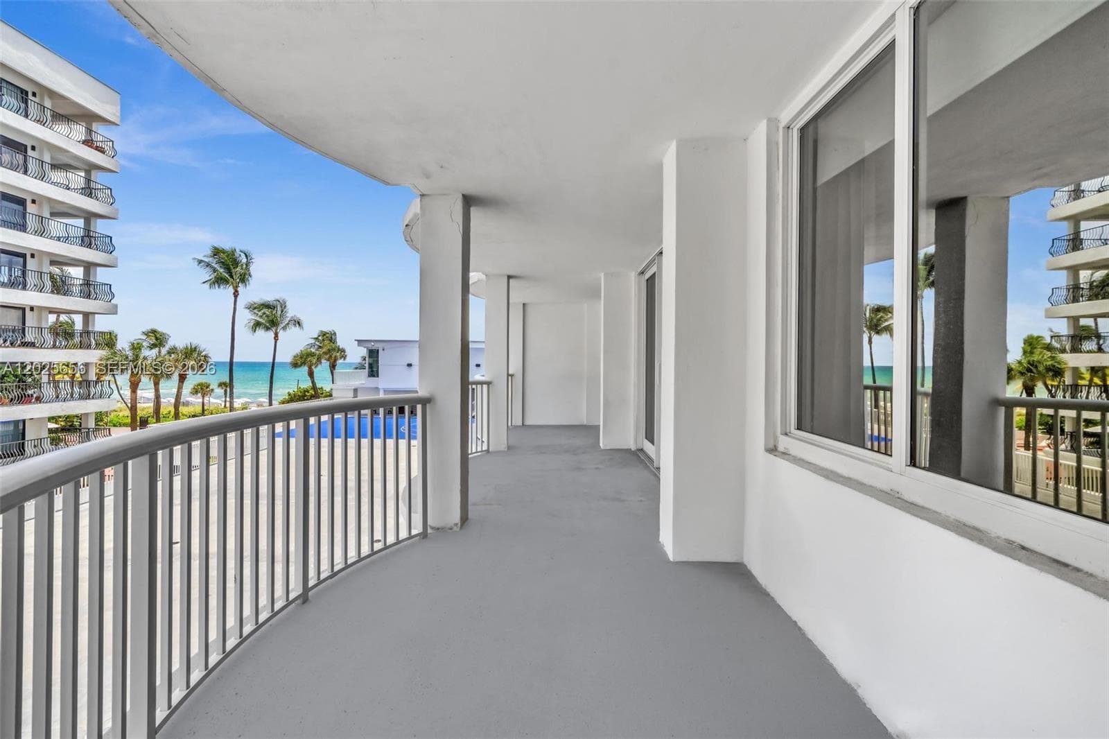 THE CARRIAGE HOUSE · #107 in Miami Beach - Photo 11