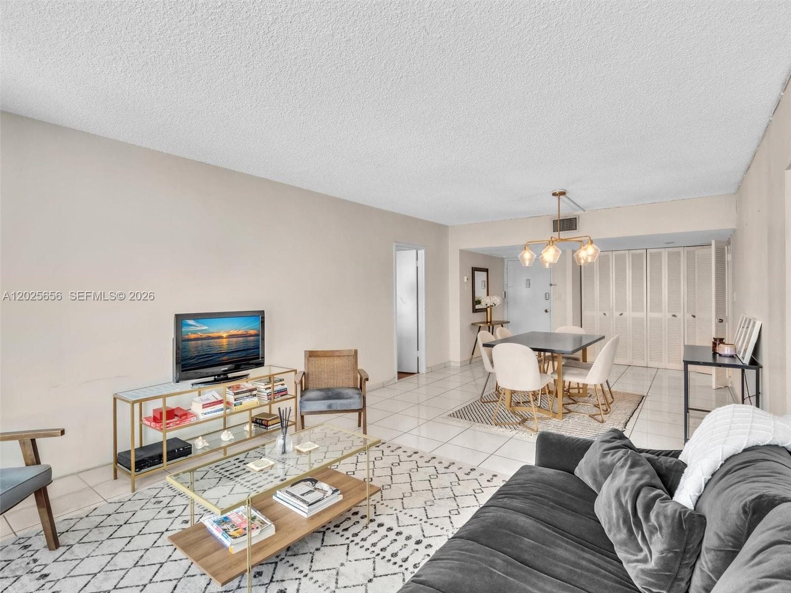 THE CARRIAGE HOUSE · #107 in Miami Beach - Photo 4