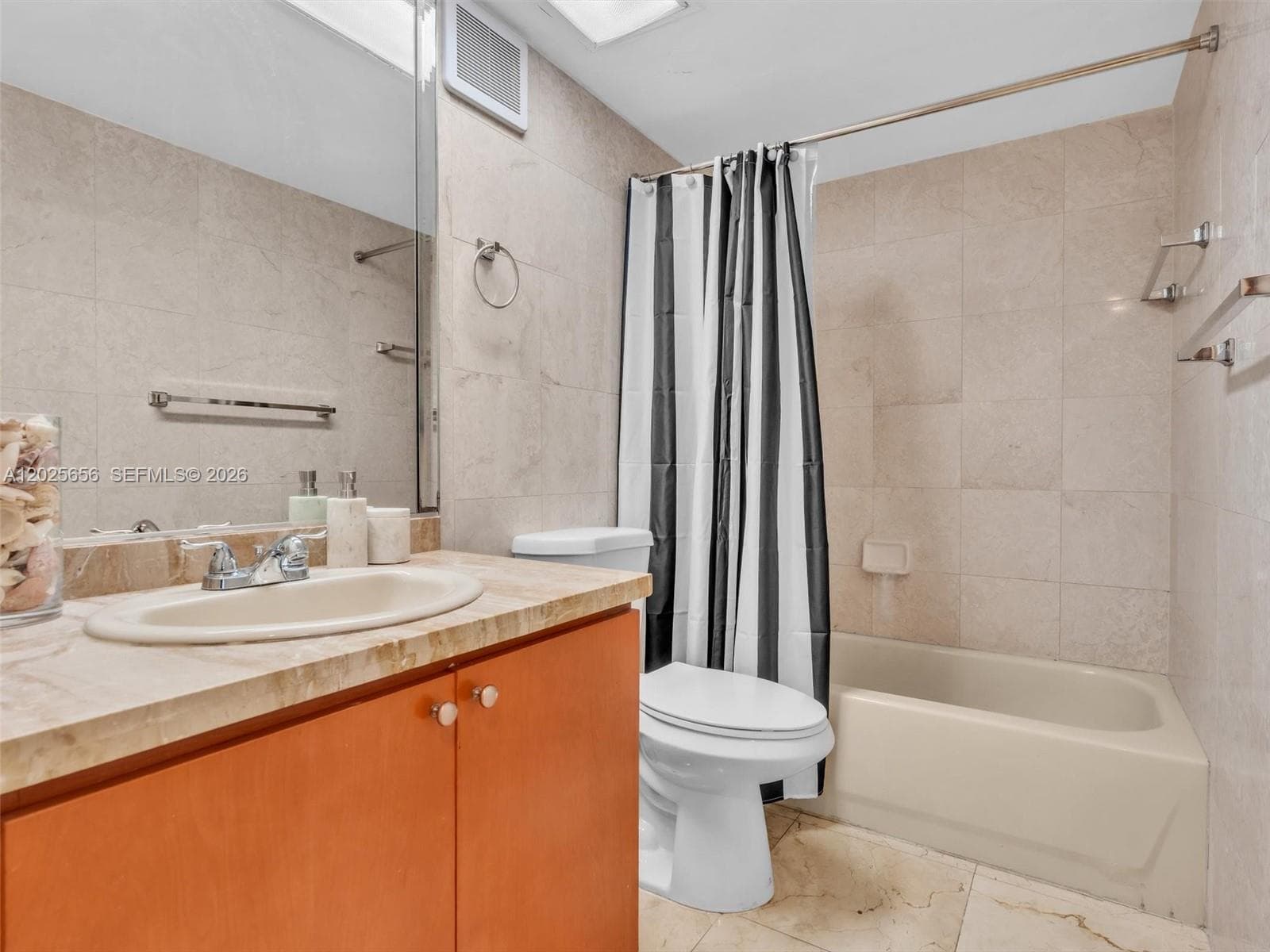 THE CARRIAGE HOUSE · #107 in Miami Beach - Photo 21