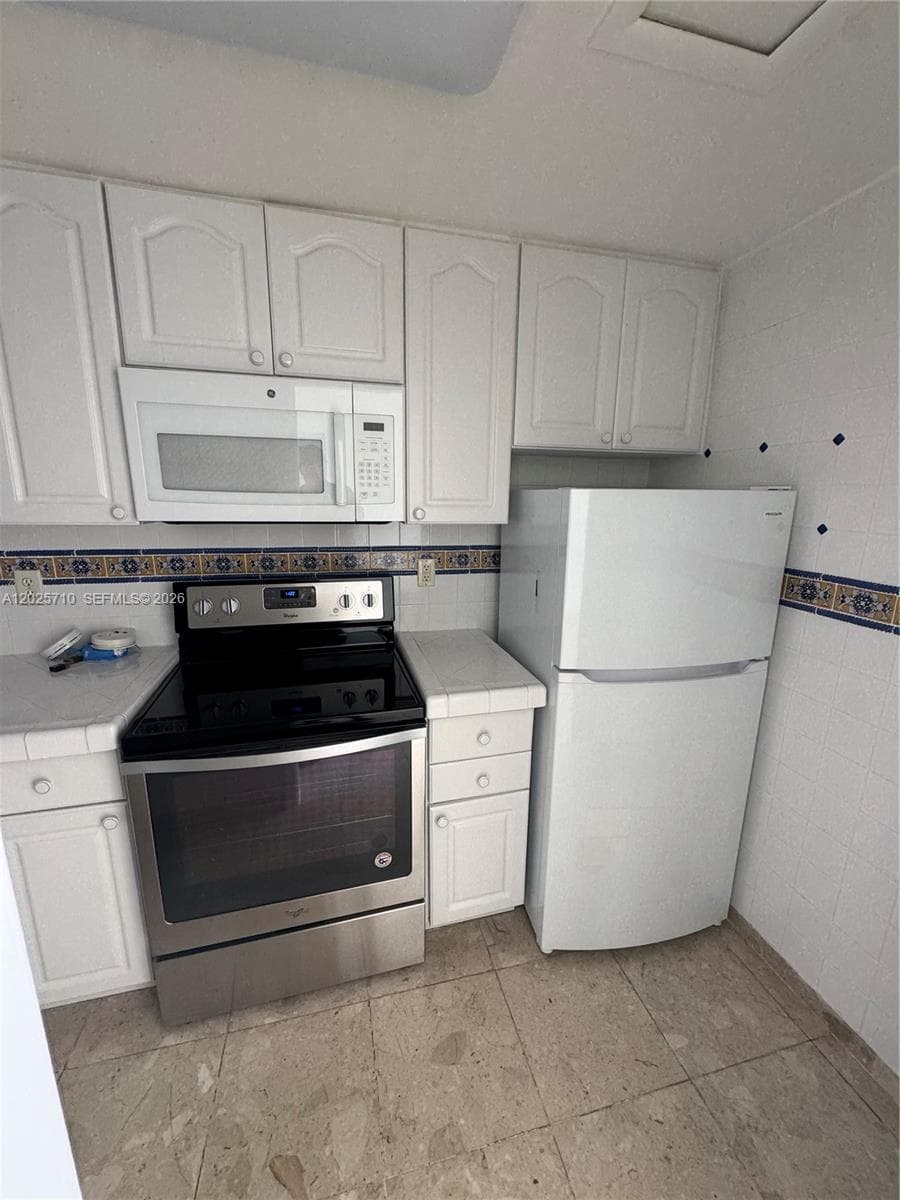 HARBOUR BAY CONDO · #C1 in Bay Harbor Islands - Photo 8