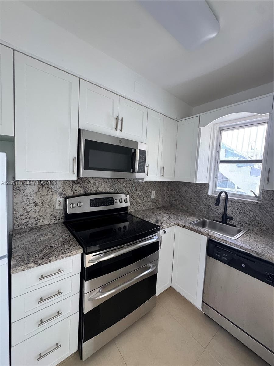HARBOUR BAY CONDO · #B3 in Bay Harbor Islands - Photo 8