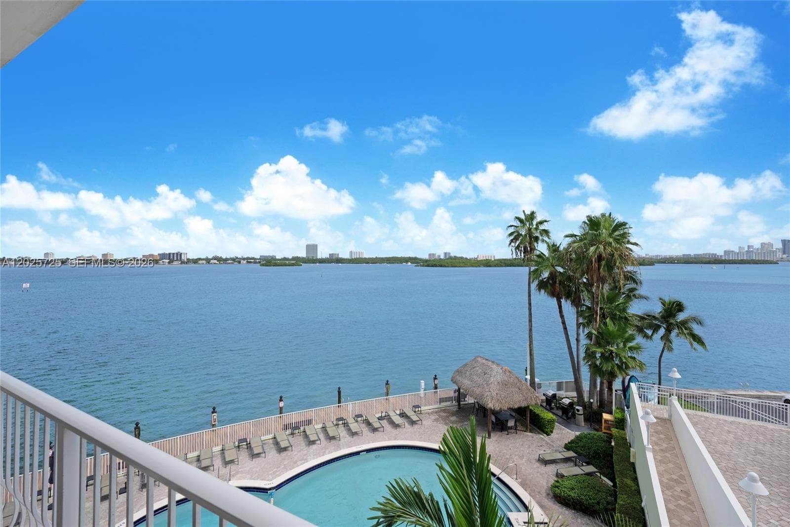 ISLAND POINTE CONDO · #4R in Bay Harbor Islands - Photo 2