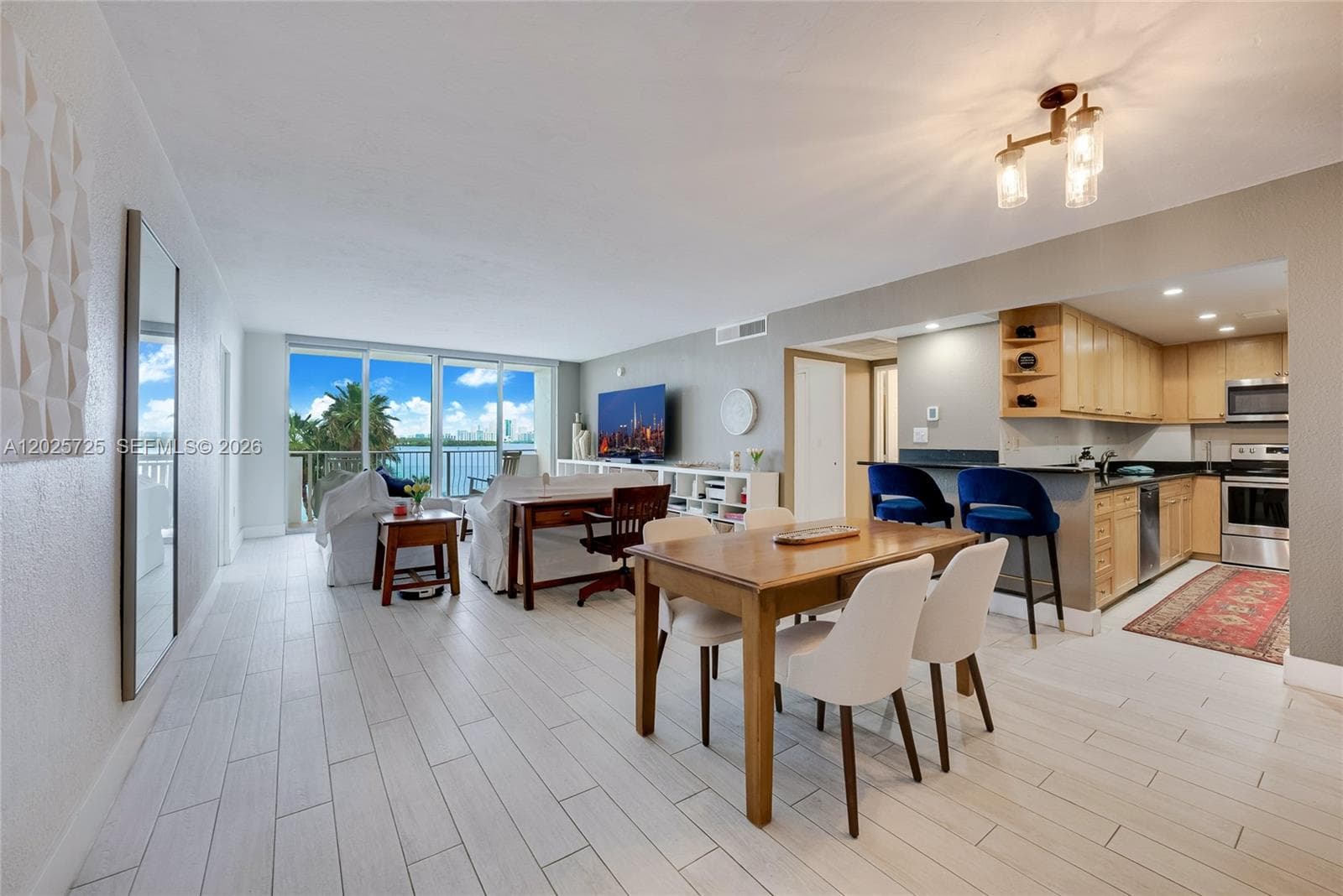 ISLAND POINTE CONDO · #4R in Bay Harbor Islands - Photo 5