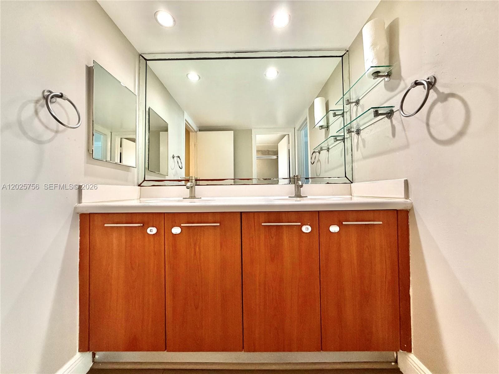Banyan Bay Apartments · #C512 in Miami - Photo 20