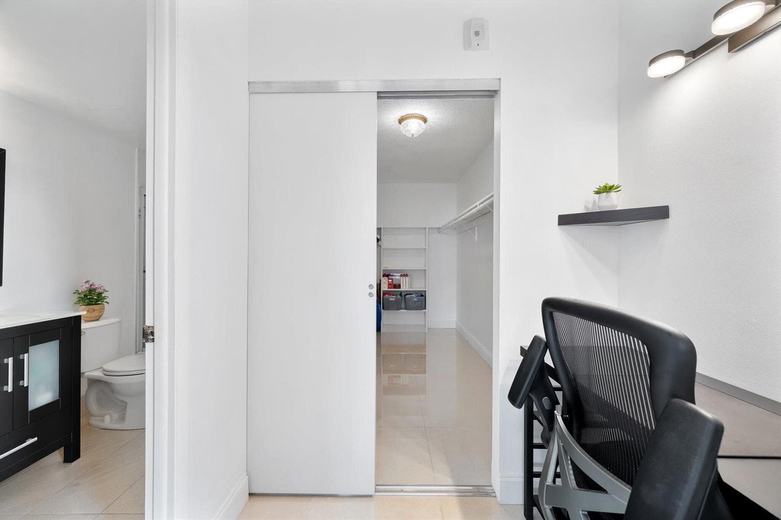 16-1080 94th St APT 411_016