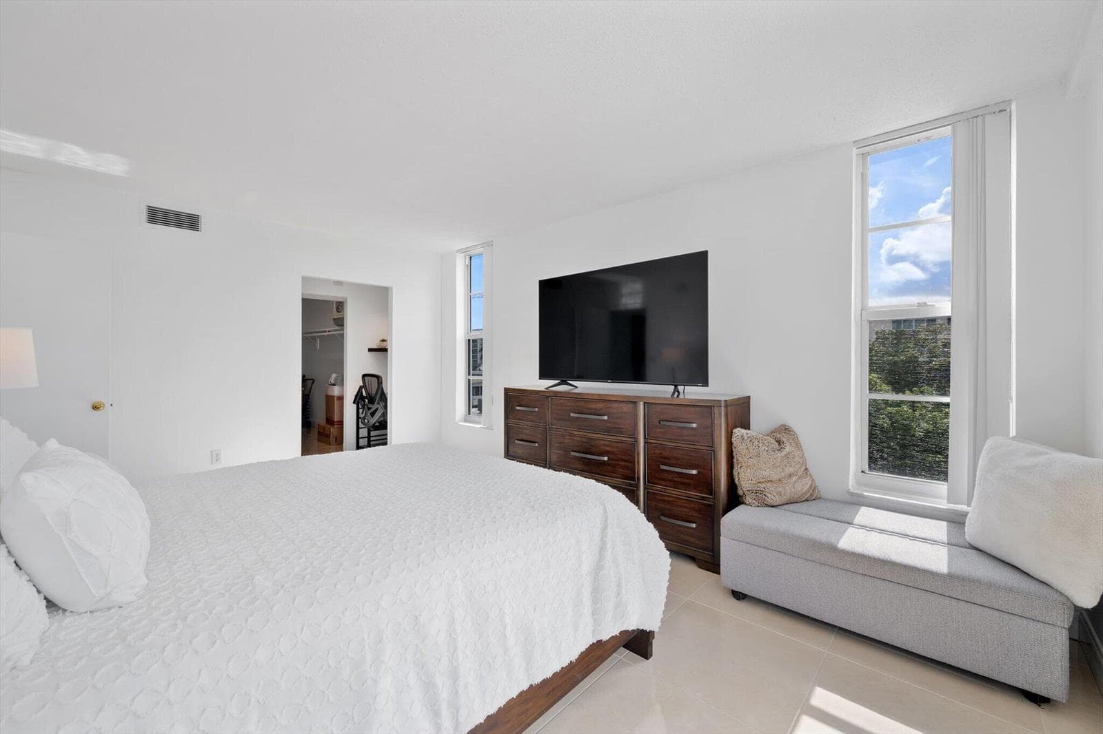 13-1080 94th St APT 411_013