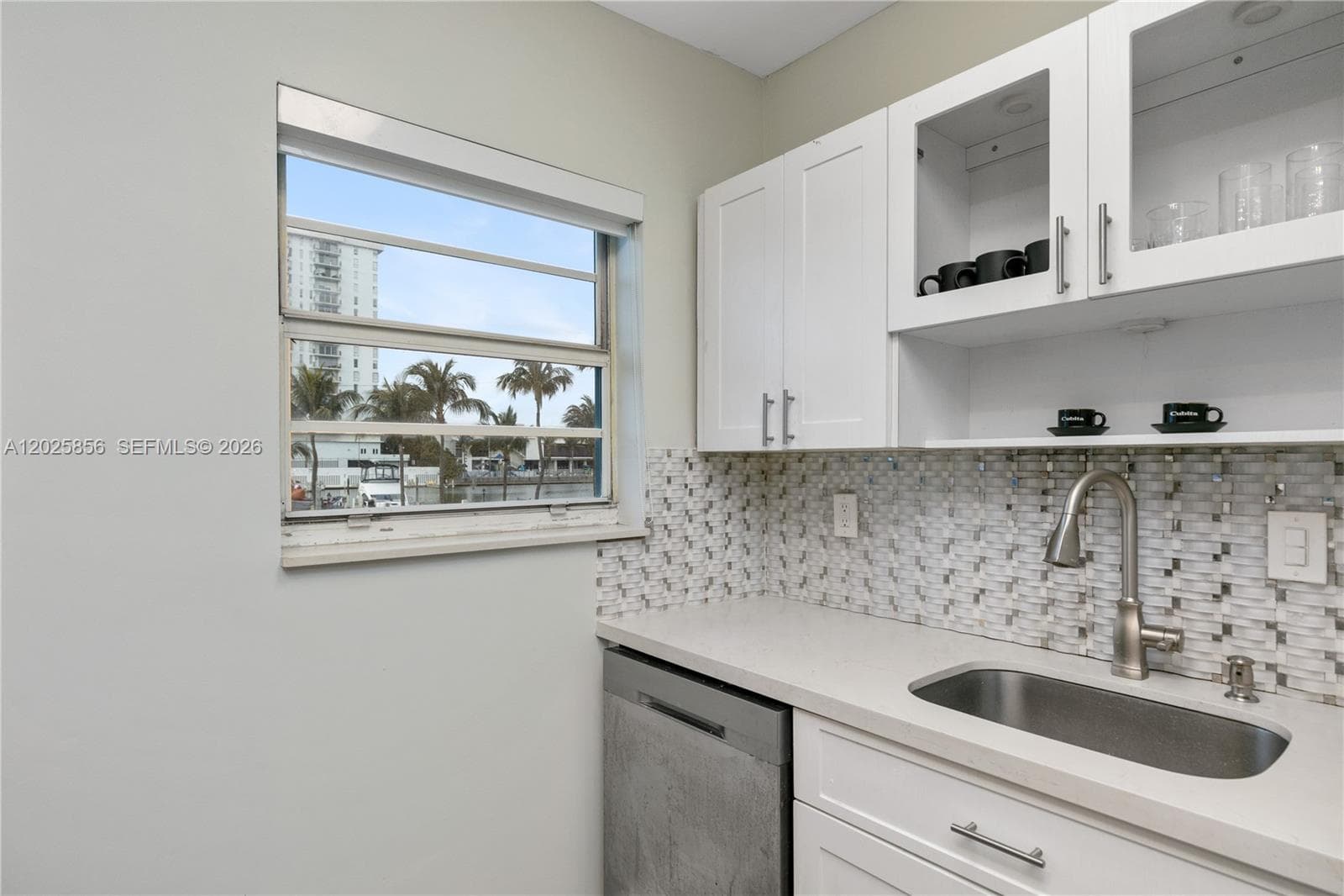 WATERSIDE CONDO · #6 in Miami Beach - Photo 6