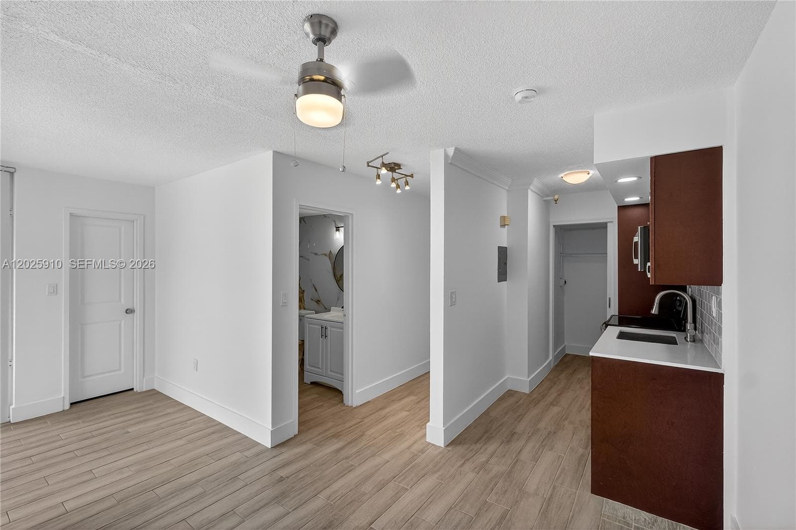 Islander Condominium · #504 in Miami Beach - Photo 8