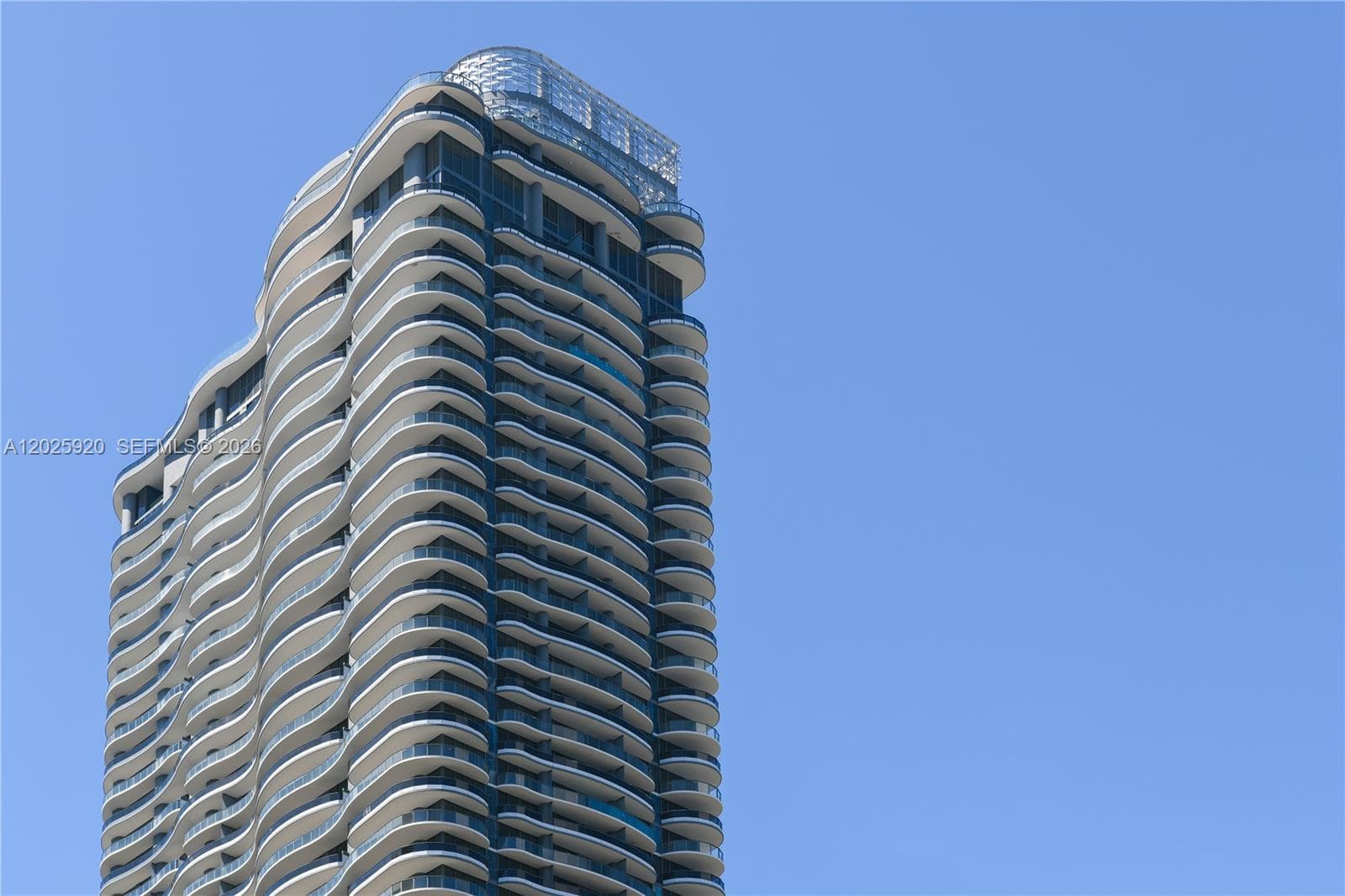 Brickell Flatiron · #2014 in Miami - Photo 3