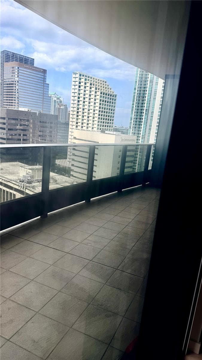 Brickell Flatiron · #2014 in Miami - Photo 30